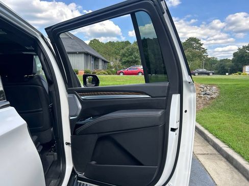 Used 2025 Cadillac Escalade ESV Sport Platinum AWD/4WD image 67