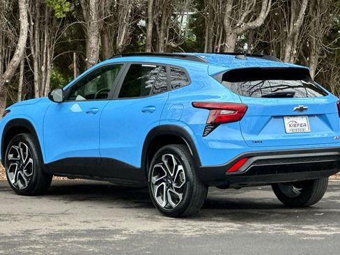 Used 2024 Chevrolet Trax RS w/ Driver Confidence Package image 6