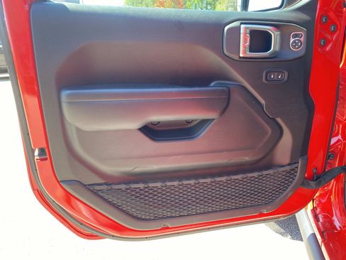 Used 2021 Jeep Gladiator Willys AWD/4WD image 20