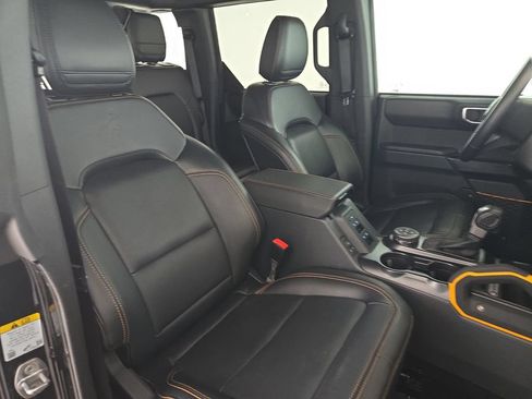 Used 2024 Ford Bronco Badlands AWD/4WD image 32