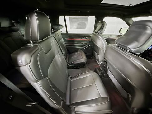 New 2025 Jeep Grand Cherokee L Overland image 29