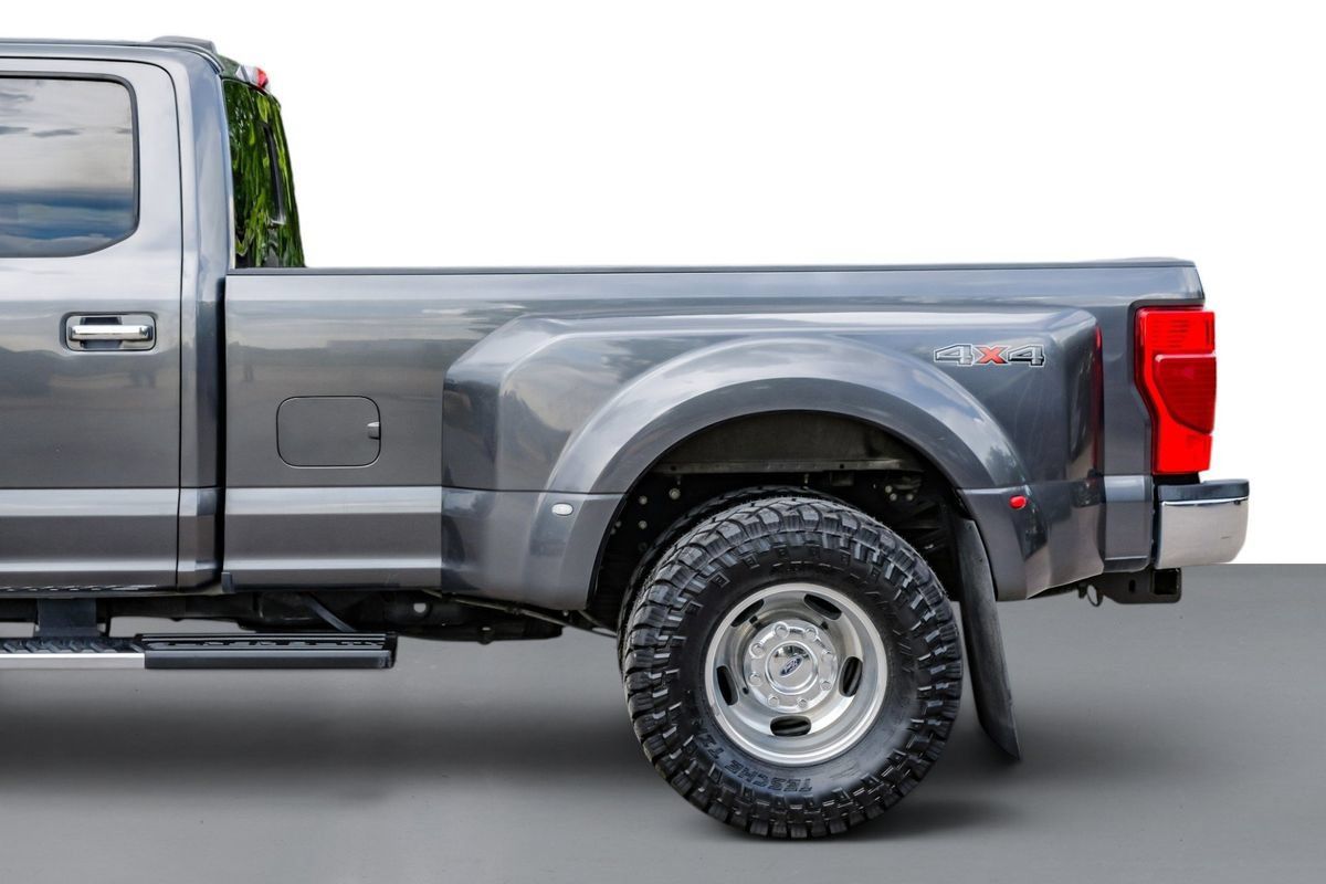 Used 2020 Ford F350 Lariat w/ Chrome Package AWD/4WD image 11