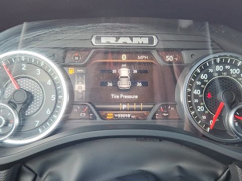 Used 2025 RAM 1500 Laramie AWD/4WD image 11