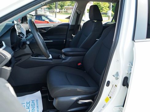 Used 2023 Toyota RAV4 LE FWD image 6