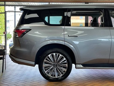 Used 2025 INFINITI QX80 Sensory AWD/4WD image 8