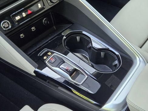 Used 2025 Audi Q5 Premium Plus w/ Premium Plus AWD/4WD image 25