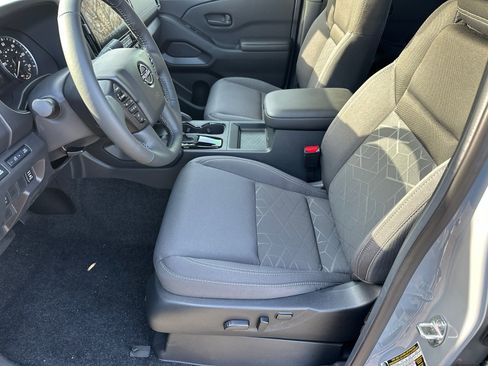 New 2026 Nissan Frontier SV w/ SV Convenience Package image 9