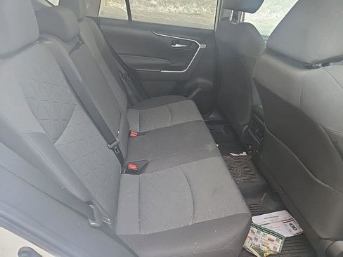 Used 2020 Toyota RAV4 XLE image 4