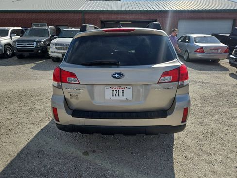 Used 2014 Subaru Outback 2.5i Premium w/ Accessory Value Package (OY1) AWD/4WD image 12