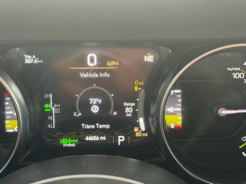 Used 2022 Jeep Wrangler Unlimited Sahara w/ Cold Weather Group image 30