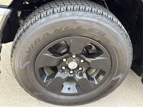 Used 2026 RAM 1500 Tradesman AWD/4WD image 12