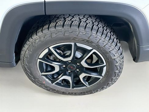 Used 2025 Jeep Compass Trailhawk AWD/4WD image 11