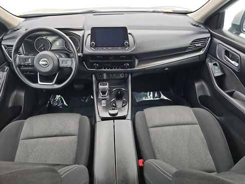 Used 2024 Nissan Rogue SV image 9