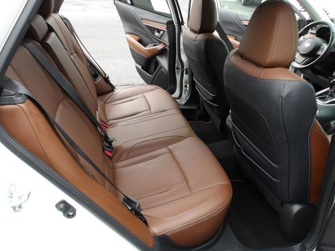 Used 2023 Subaru Outback Touring AWD/4WD image 12
