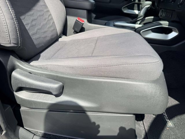 Used 2024 Nissan Frontier SV RWD image 9