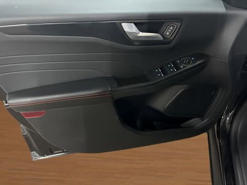 Used 2025 Ford Escape ST-Line image 10