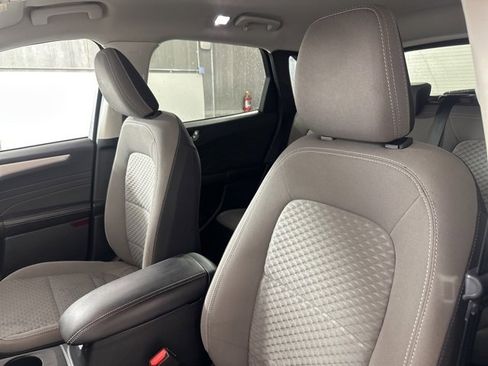 Used 2021 Ford Escape SE image 11