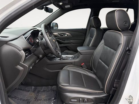 Used 2022 Chevrolet Traverse Premier image 14