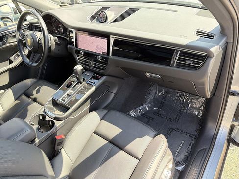 Used 2024 Porsche Macan AWD/4WD image 29