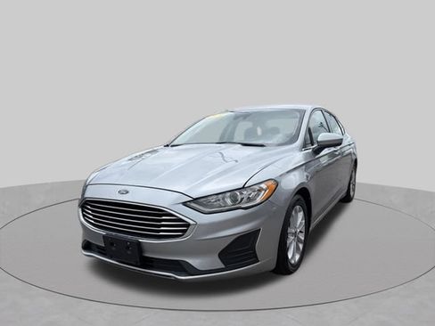 Used 2020 Ford Fusion SE FWD image 1