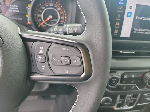 Used 2025 Jeep Wrangler Unlimited Sport AWD/4WD image 18