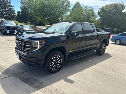 Used 2024 GMC Sierra 1500 AT4 w/ Technology Package AWD/4WD image 26