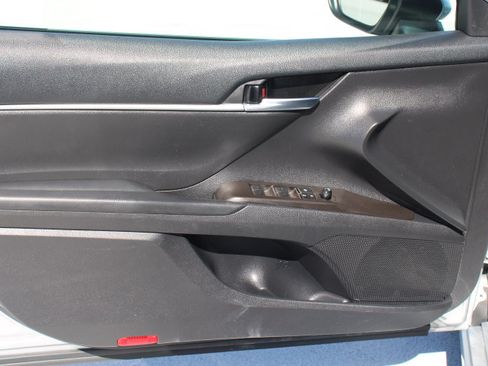 Used 2023 Toyota Camry SE FWD image 10