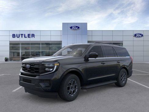 New 2025 Ford Expedition Active image 3