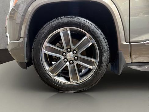 Used 2019 GMC Acadia Denali w/ Technology Package AWD/4WD image 16