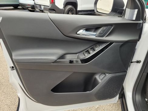 New 2026 Chevrolet Equinox LT w/ Convenience Package II FWD image 12