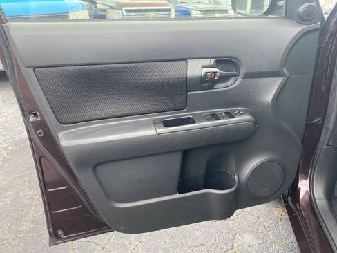Used 2010 Scion xB FWD image 11