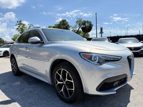 Used 2020 Alfa Romeo Stelvio Ti image 3