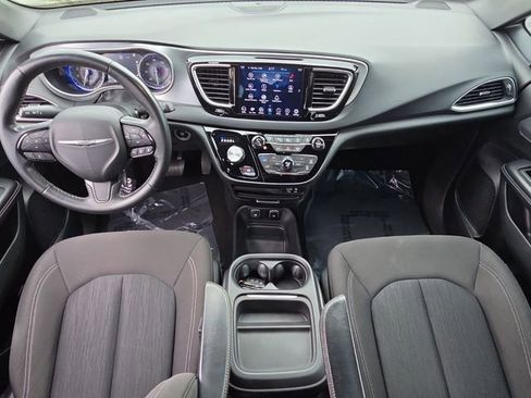 Used 2019 Chrysler Pacifica Touring Plus w/ Advanced Safetytec Group image 14