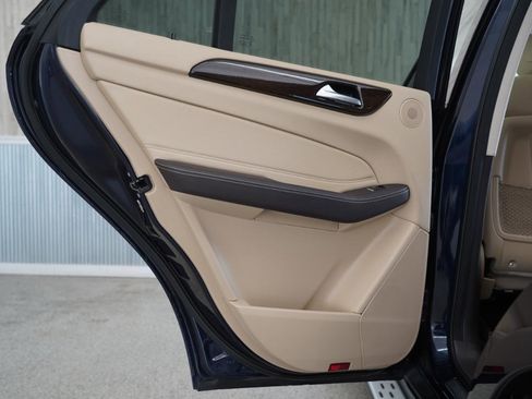 Used 2018 Mercedes-Benz GLE 350 4MATIC image 35