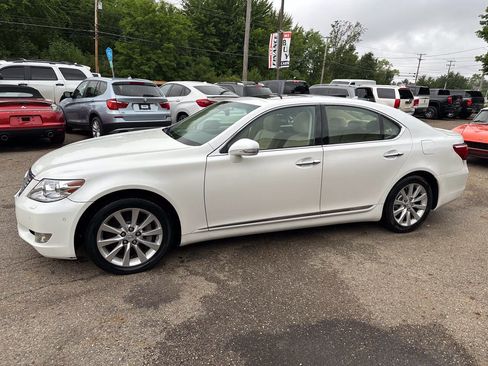 Used 2010 Lexus LS 460 AWD image 3
