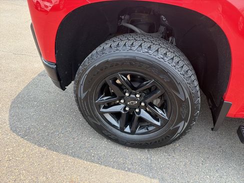 Used 2019 Chevrolet Silverado 1500 Custom Trail Boss AWD/4WD image 30