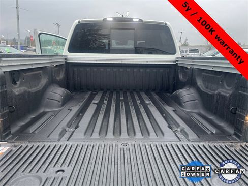 Used 2024 Nissan Titan SV w/ SV Convenience Package image 24