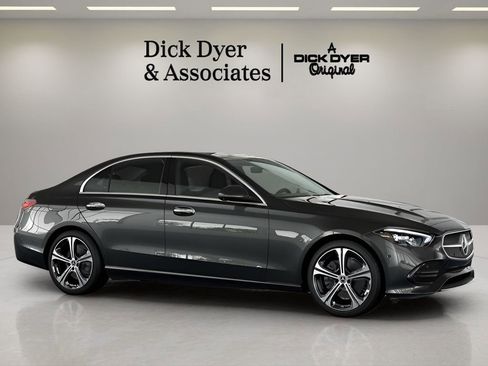 Used 2025 Mercedes-Benz C 300 Sedan image 2