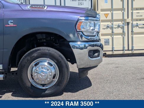 Used 2024 RAM 3500 Big Horn AWD/4WD image 12
