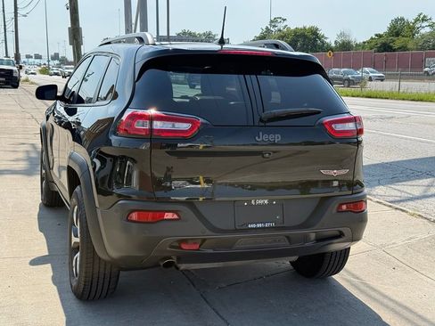 Used 2018 Jeep Cherokee Trailhawk w/ Quick Order Package 23L AWD/4WD image 9