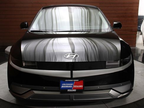 Used 2024 Hyundai Ioniq 5 Limited image 2