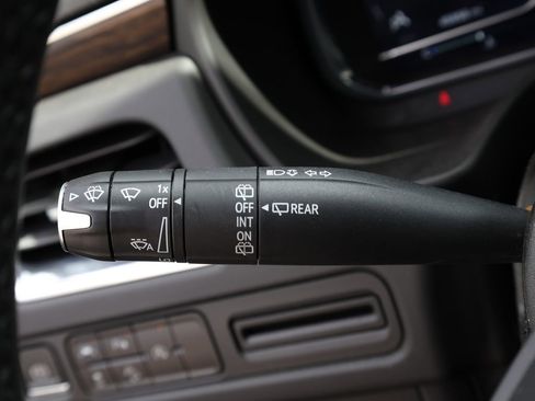 Used 2023 Chevrolet Suburban Premier image 40