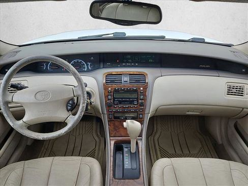 Used 2001 Toyota Avalon XLS FWD image 18