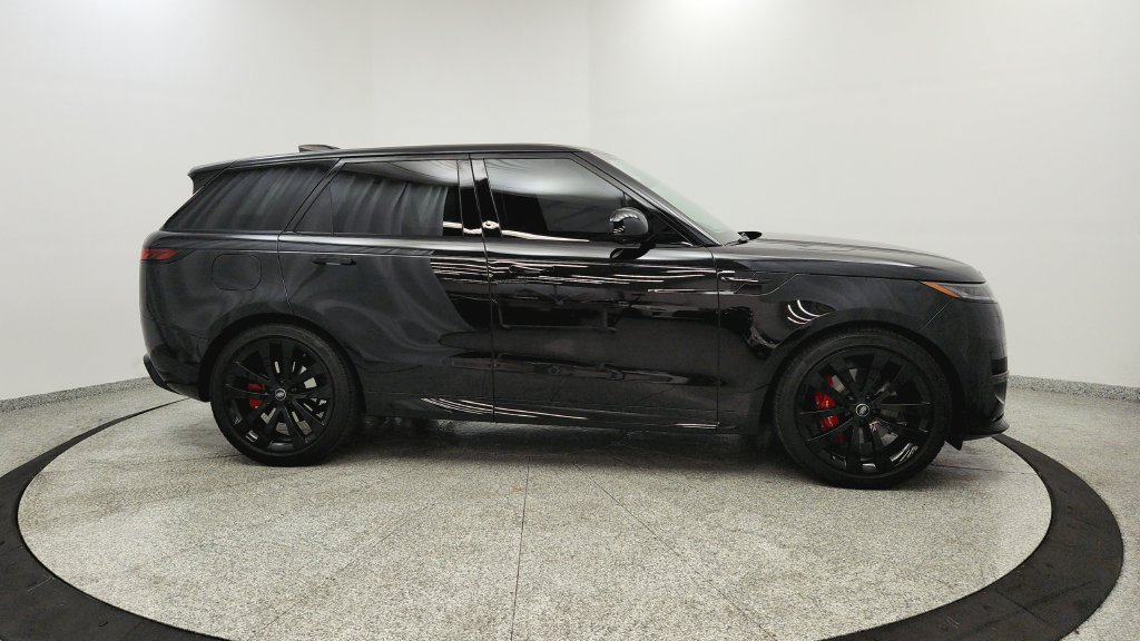 Used 2025 Land Rover Range Rover Sport Dynamic SE AWD/4WD image 6