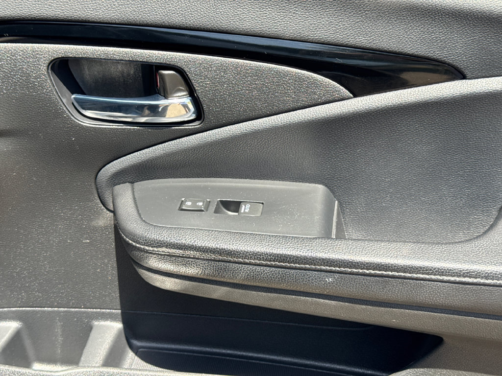 Used 2020 Honda Pilot Touring image 14