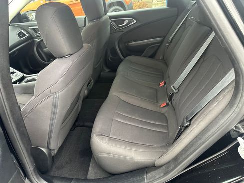 Used 2015 Chrysler 200 Limited w/ Convenience Group image 25