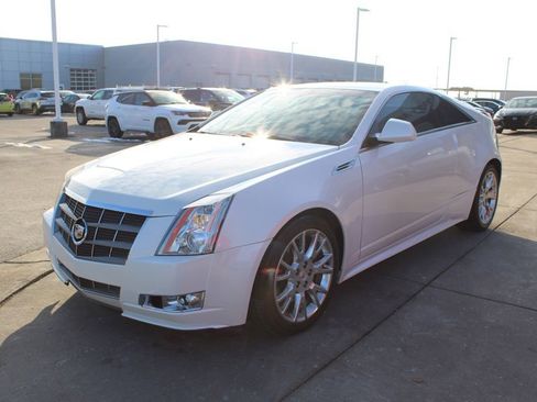 Used 2011 Cadillac CTS Premium image 3