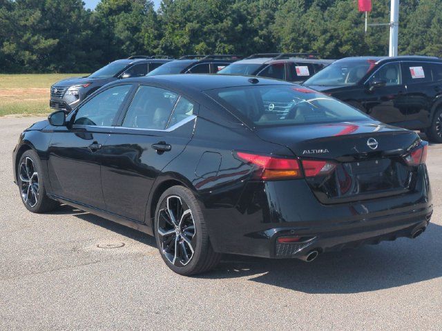 Used 2025 Nissan Altima 2.5 SR FWD image 5