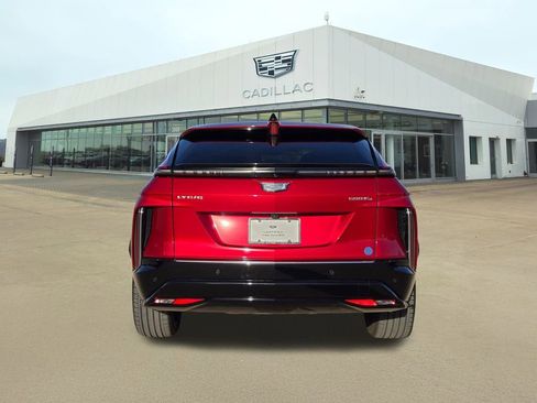 Certified 2025 Cadillac Lyriq Luxury w/ LPO, Floor Liner Package image 5