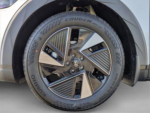 New 2026 Hyundai Ioniq 5 SE image 9